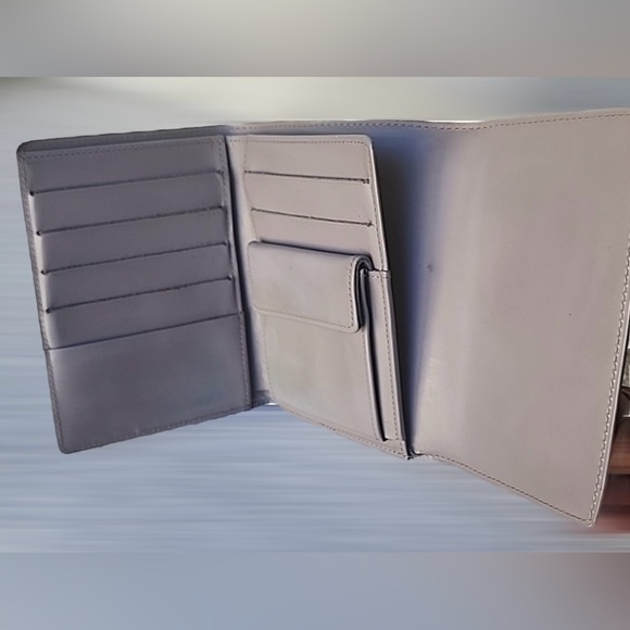 Louis Vuitton  Epi Portefeuille Elastic Tri FoldW/ BOX AND DUST BAGlike new1250$ - Picture 5 of 6